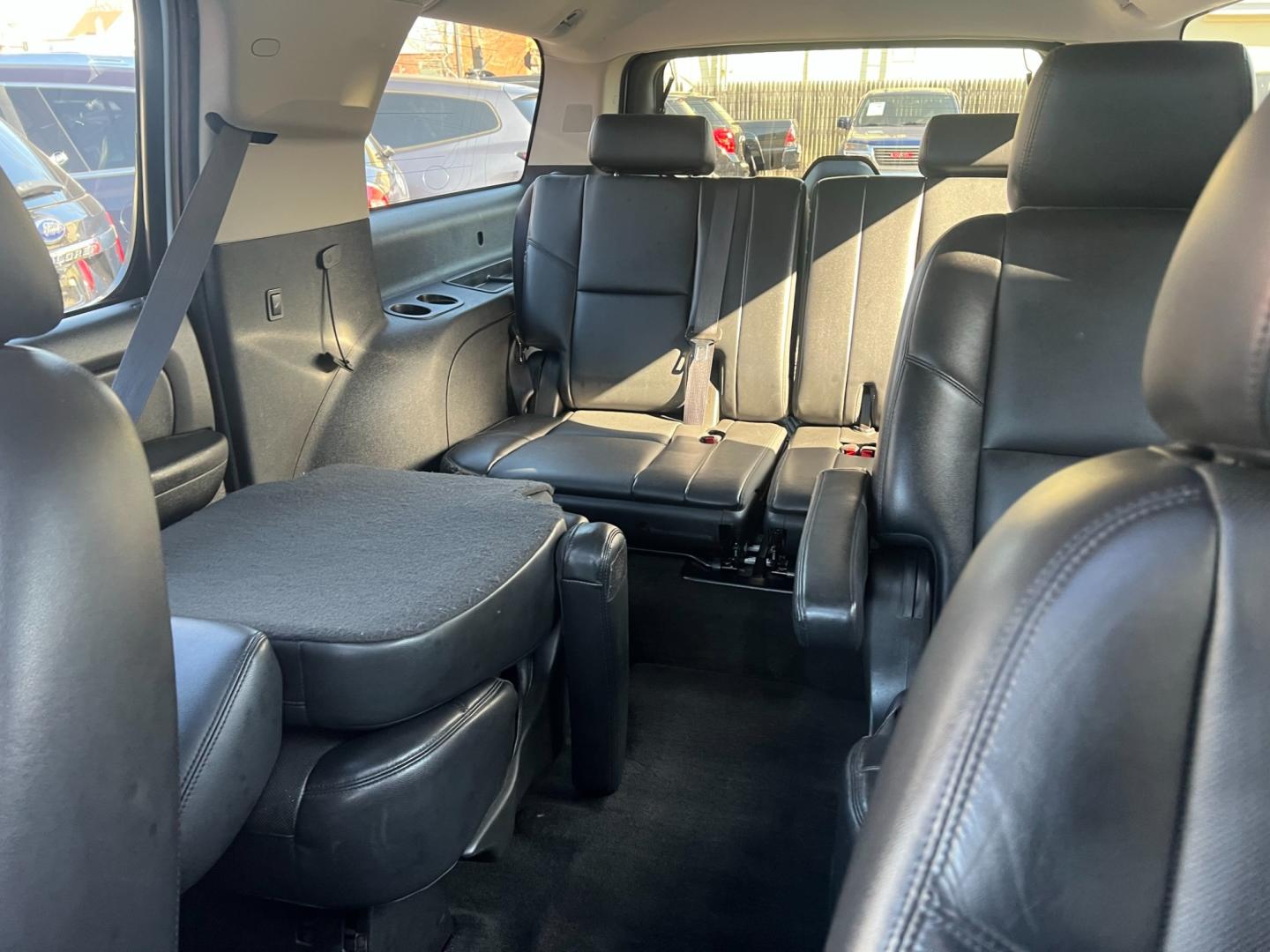 2014 White /Black Leather Chevrolet Suburban LTZ 1500 4WD (1GNSKKE77ER) with an 5.3L V8 OHV 16V FFV engine, 6 SPEED AUTOMATIC transmission, located at 1018 Brunswick Ave, Trenton, NJ, 08638, (609) 989-0900, 40.240086, -74.748085 - Photo#12